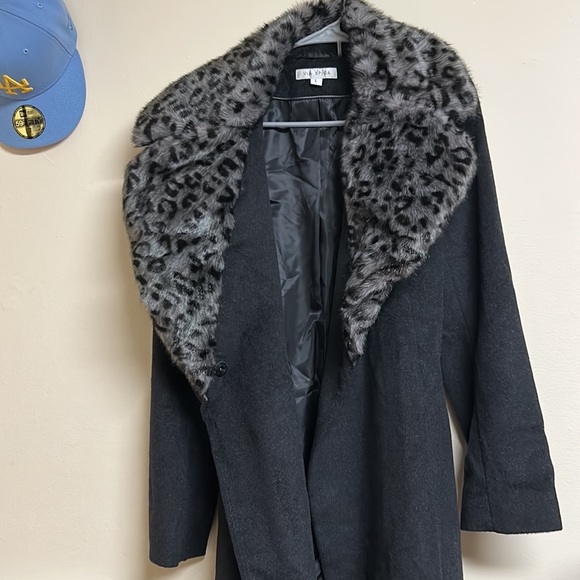 Via Spiga Belted Wool Coat With Grey Faux Fur Trim Size L - Picture 11 of 12